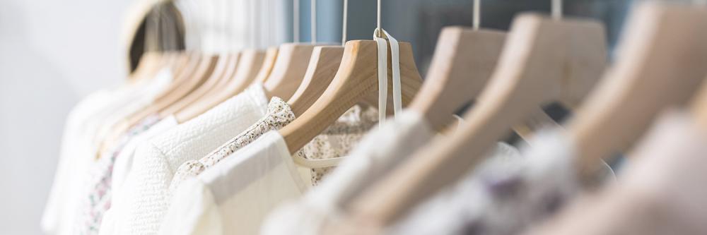Boutique de prêt à porter près de Grammat